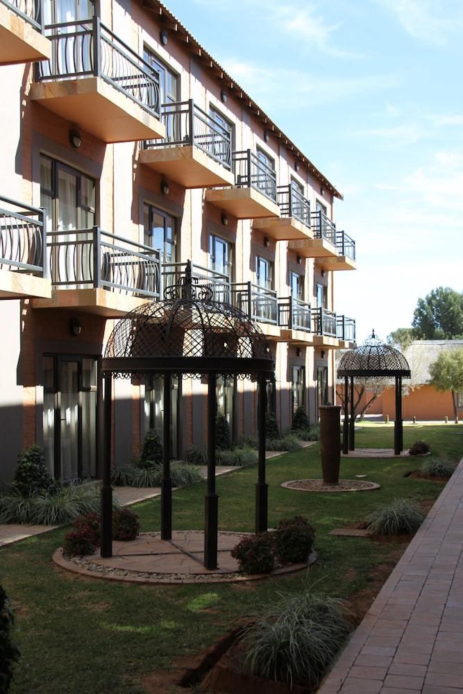 Bains Lodge